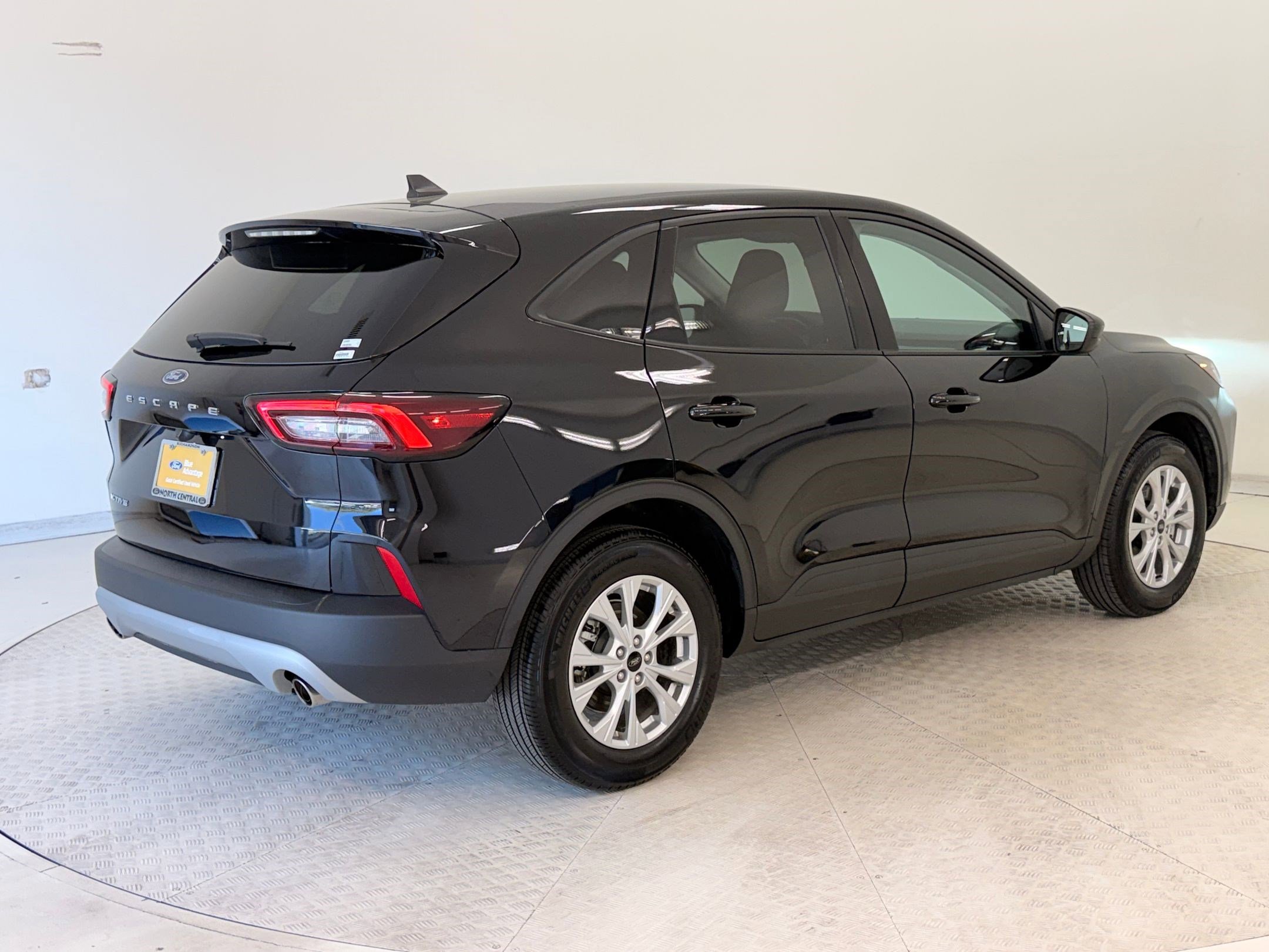 Certified 2025 Ford Escape Active image 9