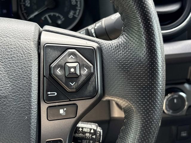 Used 2020 Toyota Tacoma TRD Sport AWD/4WD image 29