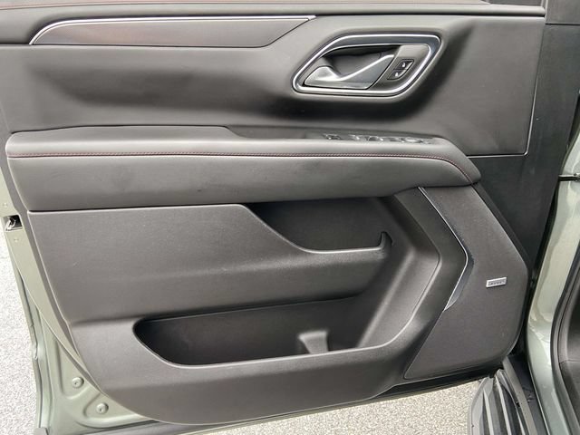 Used 2024 Chevrolet Suburban RST w/ Luxury Package RWD image 19