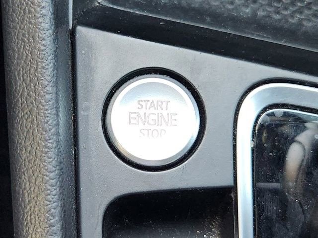 Used 2020 Volkswagen Jetta R-Line w/ R-Line Cold Weather Package image 19