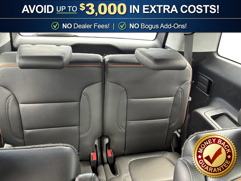 Used 2023 GMC Acadia AT4 w/ Technology Package AWD/4WD image 21