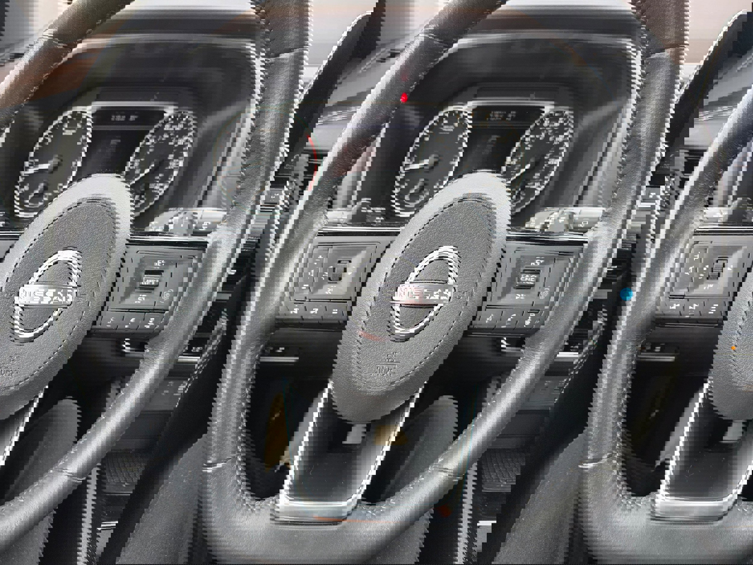 Used 2023 Nissan Rogue SV w/ SV Premium B Package image 14