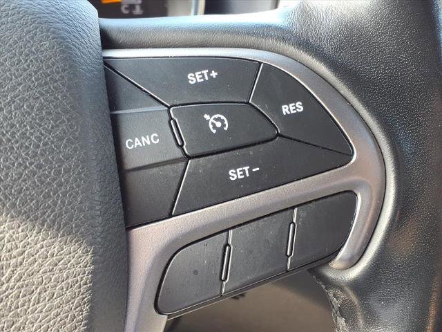 Used 2020 Jeep Grand Cherokee Laredo image 12