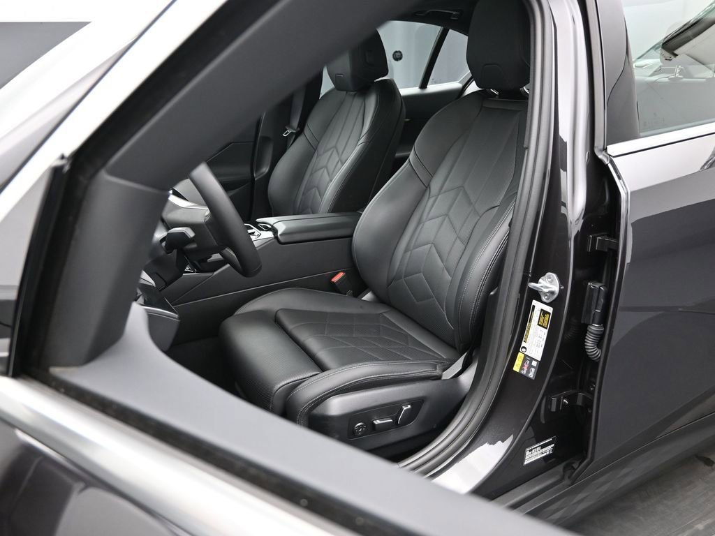 Used 2024 BMW i5 eDrive40i image 9