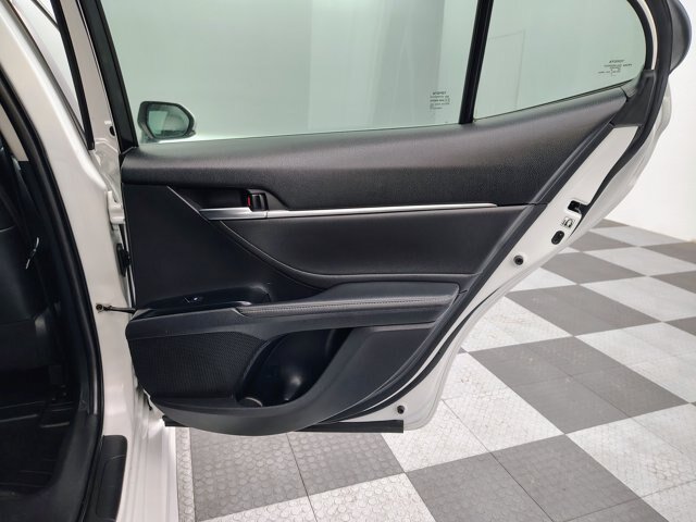 Used 2018 Toyota Camry XSE FWD image 26