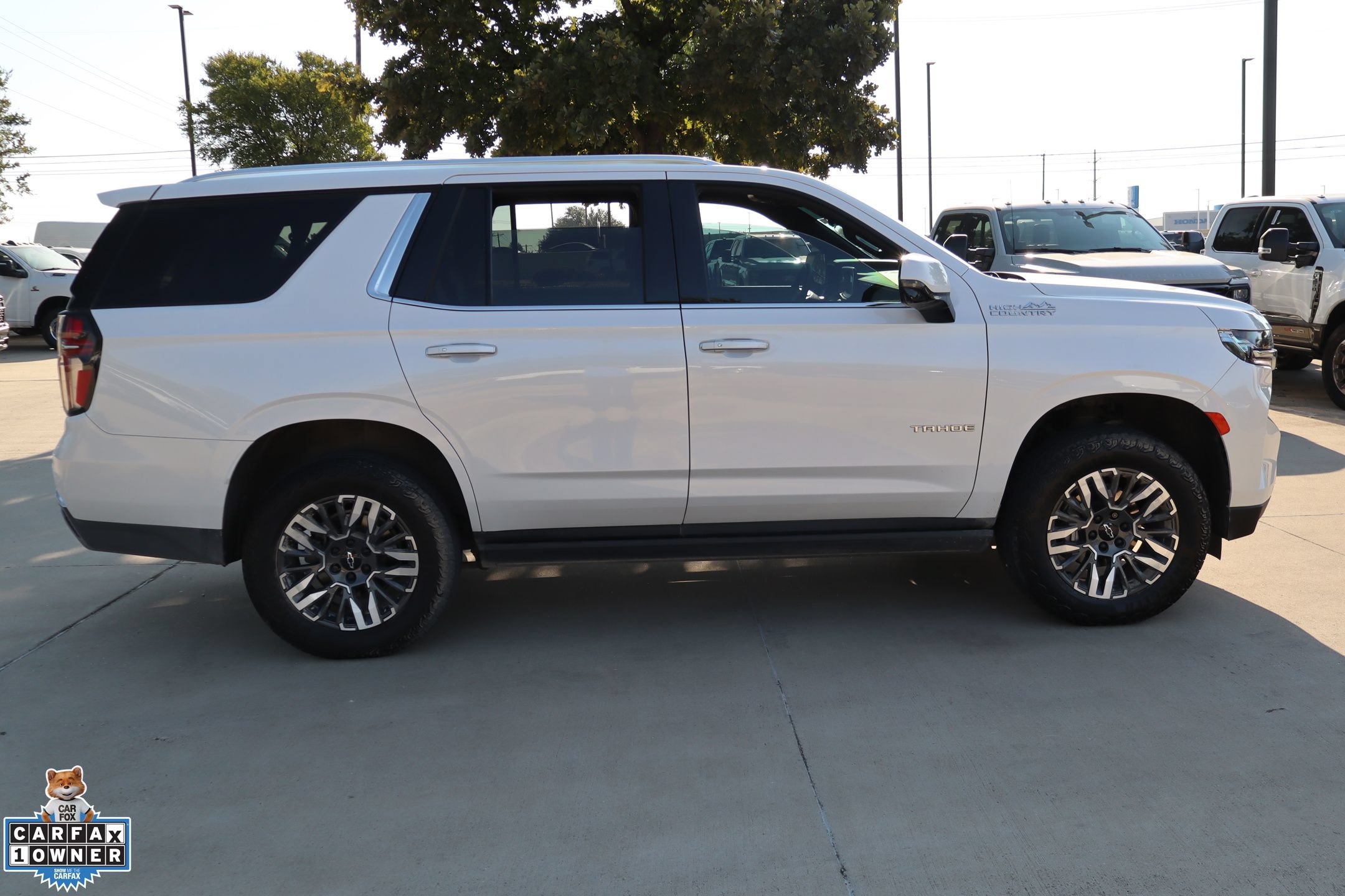Used 2024 Chevrolet Tahoe High Country AWD/4WD image 2