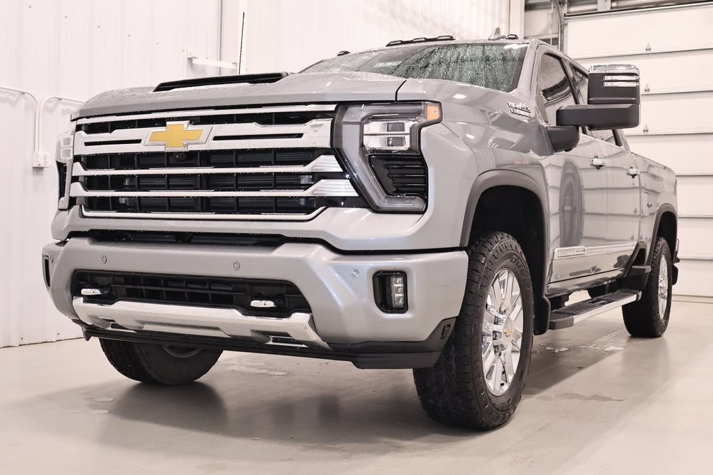 Used 2024 Chevrolet Silverado 3500 High Country w/ High Country Premium Package AWD/4WD image 6