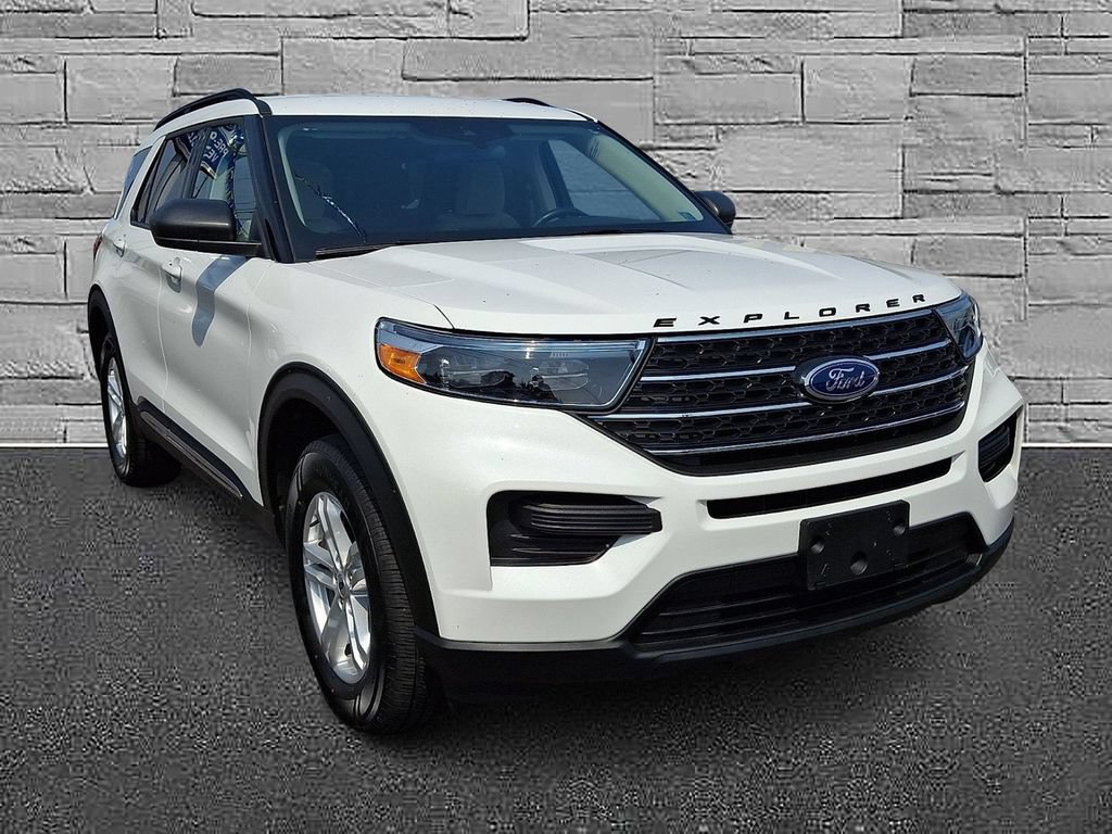 Certified 2023 Ford Explorer XLT w/ Class IV Trailer Tow Package AWD/4WD image 2