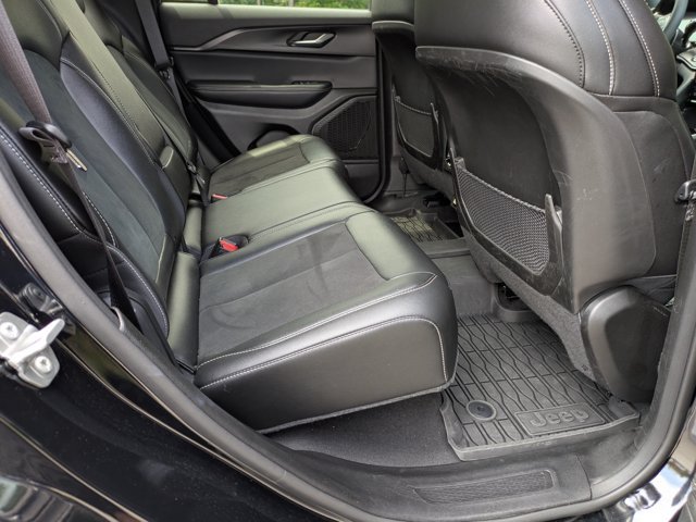 Used 2024 Jeep Grand Cherokee Altitude AWD/4WD image 35