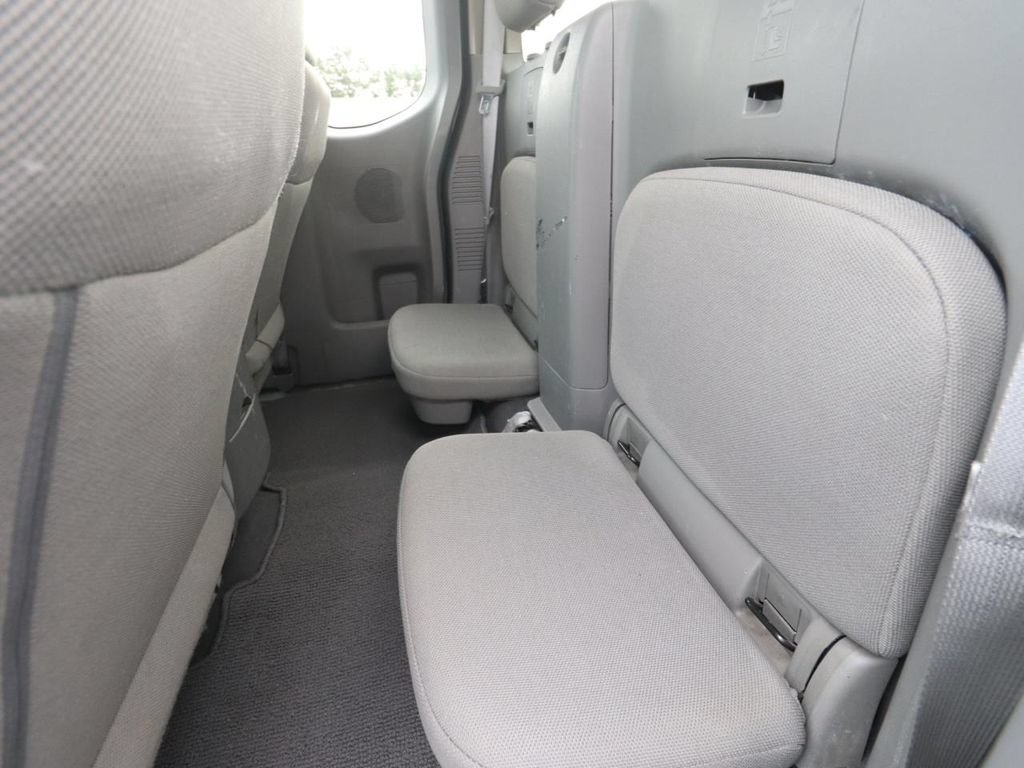 Used 2021 Nissan Frontier S RWD image 9