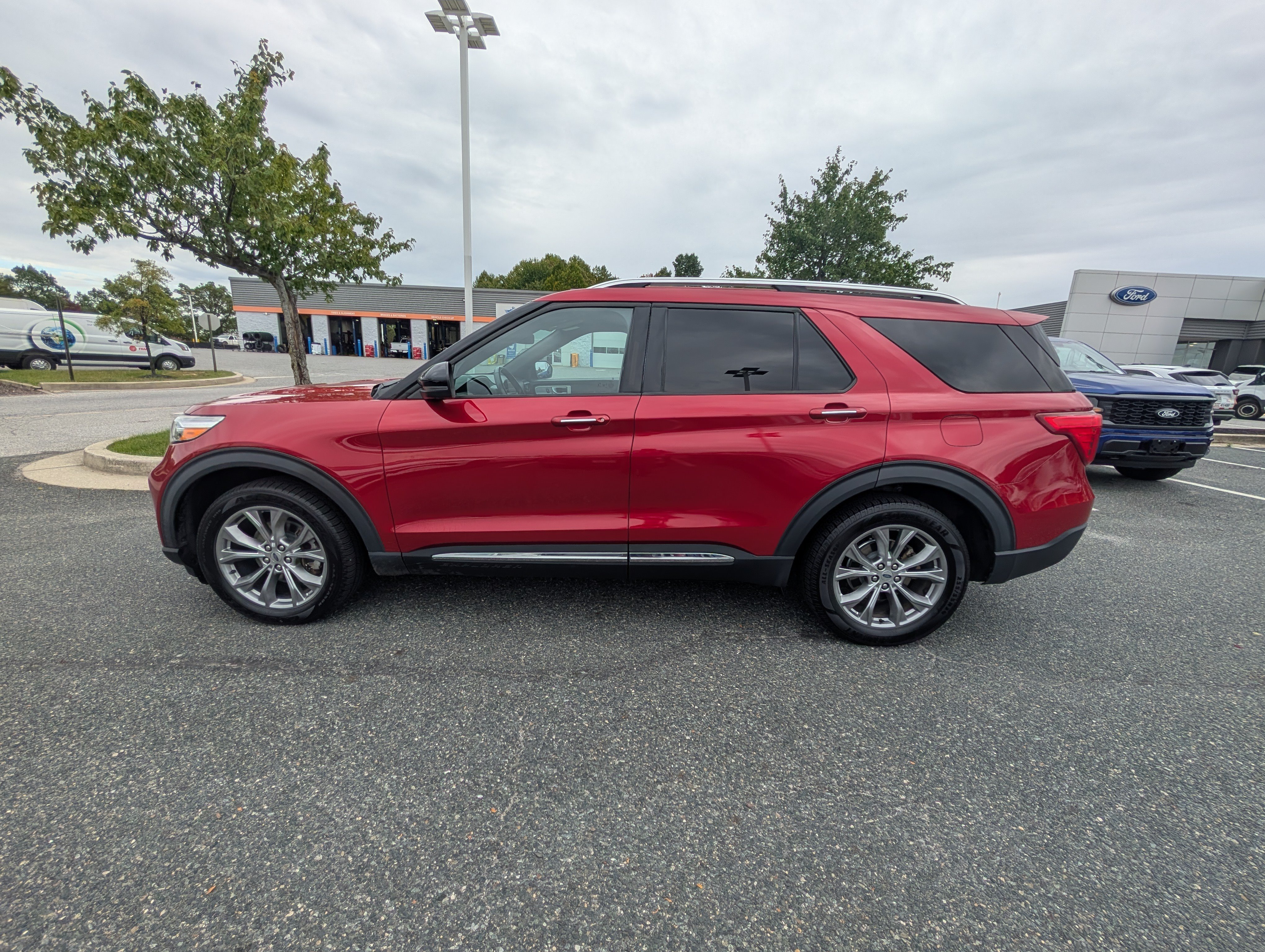 Certified 2020 Ford Explorer Limited AWD/4WD image 7