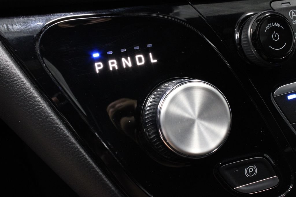 Used 2025 Chrysler Pacifica Select FWD image 31