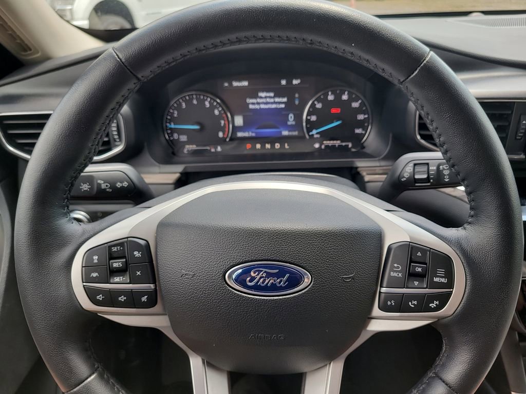 Certified 2022 Ford Explorer Limited w/ Equipment Group 301A image 30