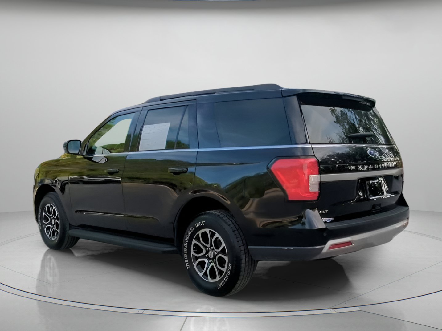 Certified 2024 Ford Expedition XLT RWD image 20