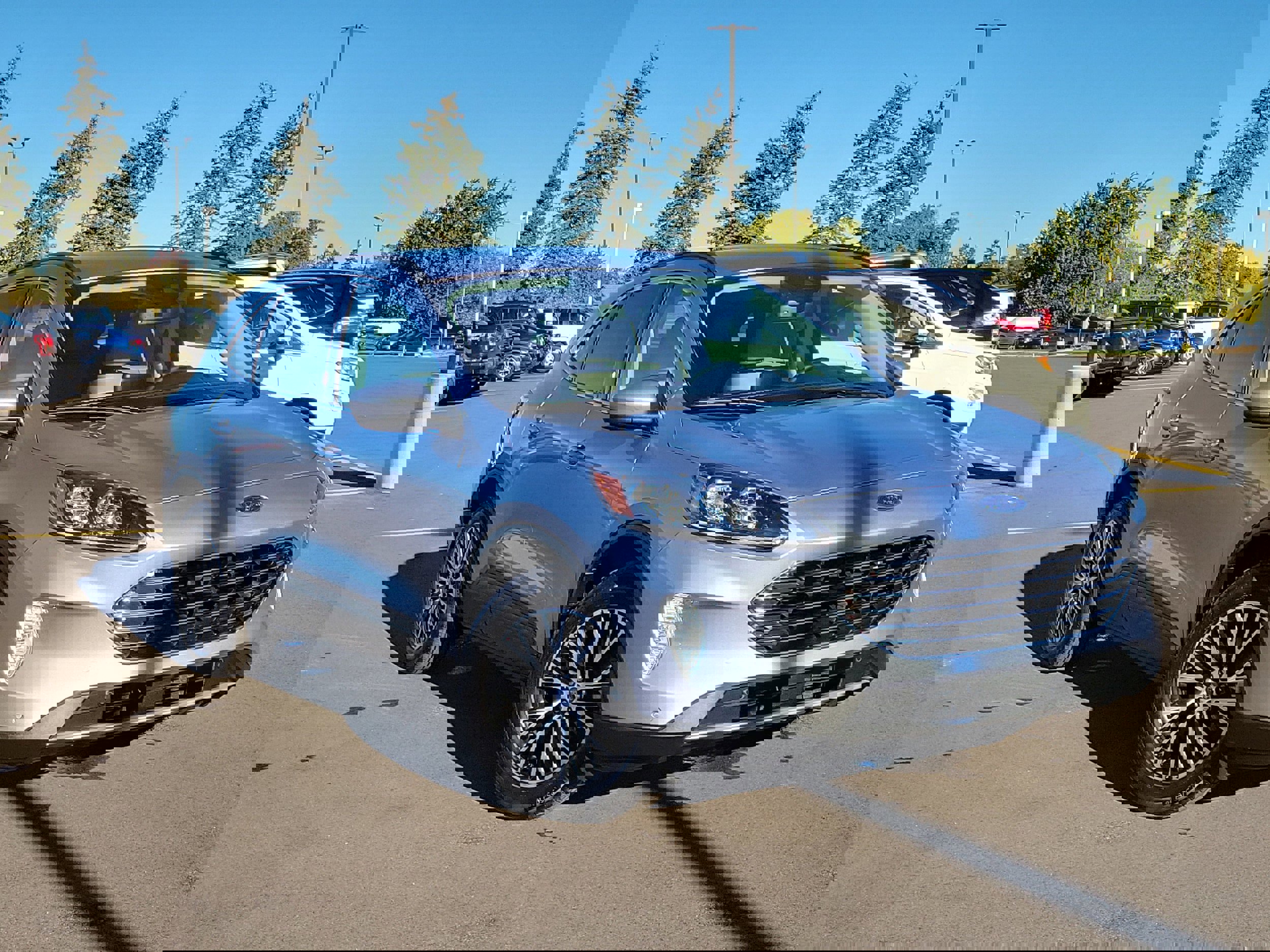 Certified 2022 Ford Escape Titanium image 5