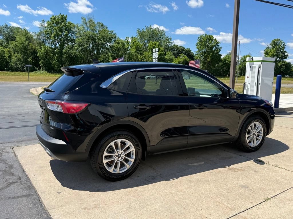 Certified 2021 Ford Escape SE FWD image 10