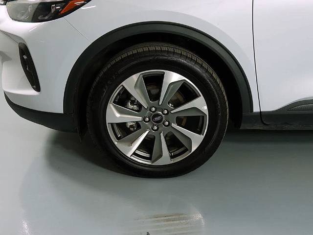 Certified 2025 Ford Escape Platinum AWD/4WD image 8