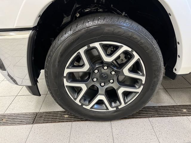 Used 2025 RAM 1500 Laramie AWD/4WD image 10