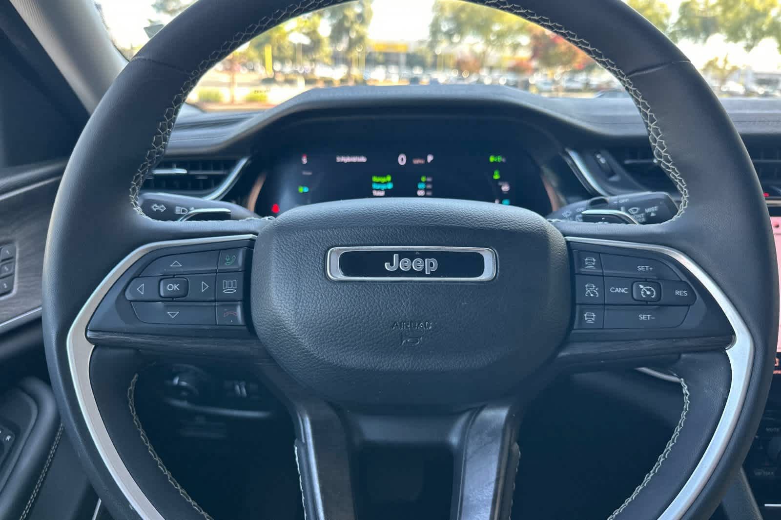 Used 2023 Jeep Grand Cherokee 4WD 4xe image 25