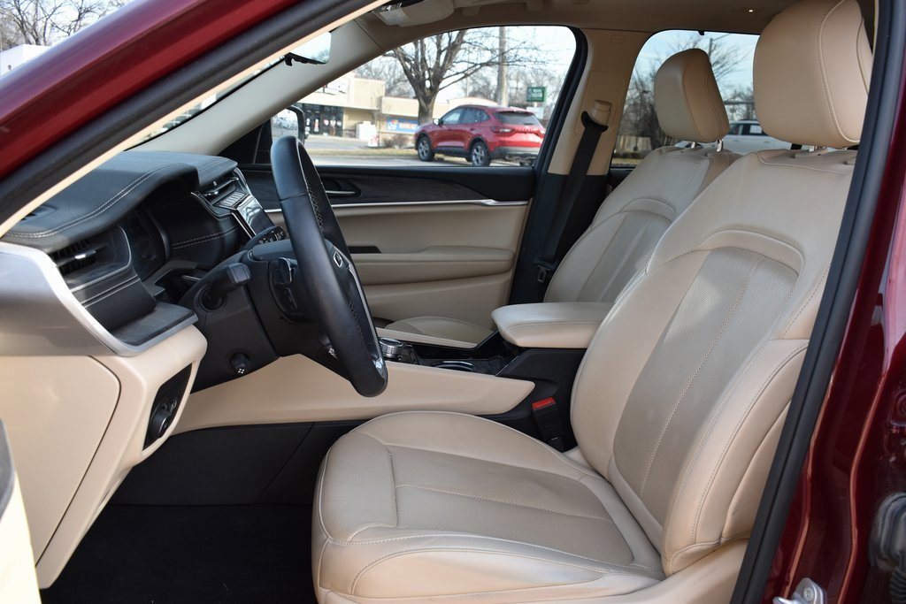 Used 2022 Jeep Grand Cherokee Limited w/ Luxury Tech Group II image 6