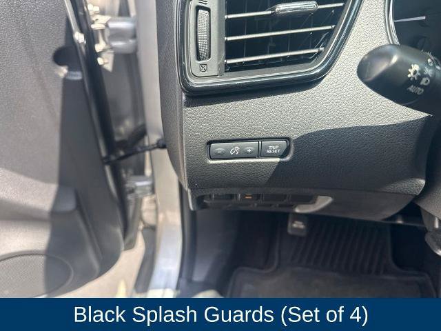 Used 2017 Nissan Rogue SV FWD image 13