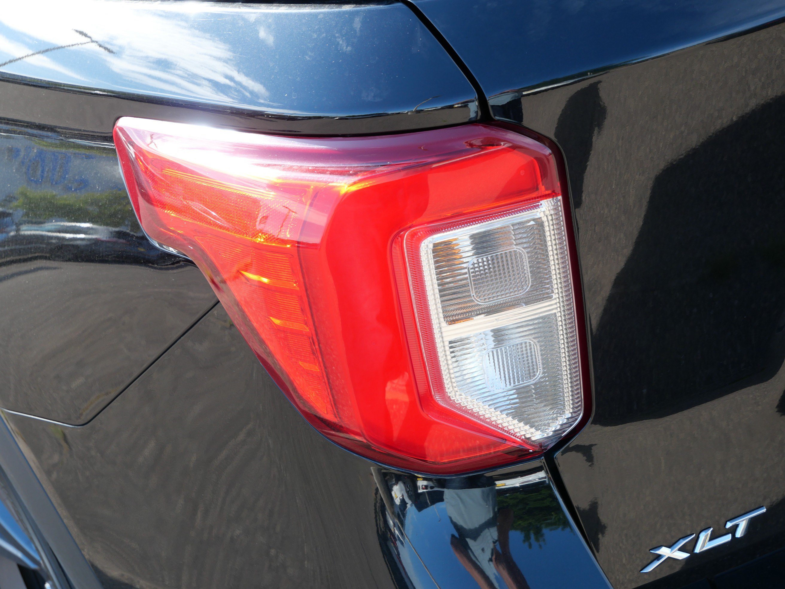 Certified 2024 Ford Explorer XLT w/ Equipment Group 202A AWD/4WD image 17