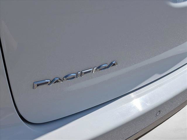 Used 2022 Chrysler Pacifica Touring-L FWD image 23