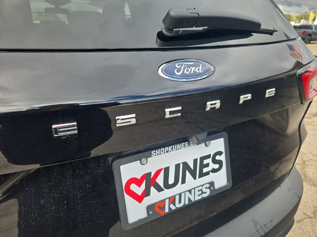 Certified 2025 Ford Escape ST-Line FWD image 16