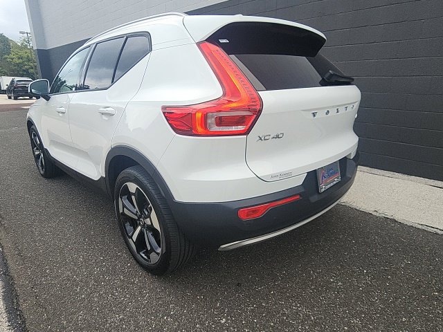 Used 2020 Volvo XC40 T5 Momentum w/ Protection Package AWD/4WD image 4