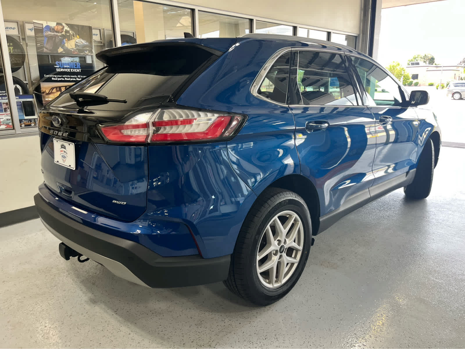 Certified 2024 Ford Edge SEL w/ Convenience Package AWD/4WD image 8