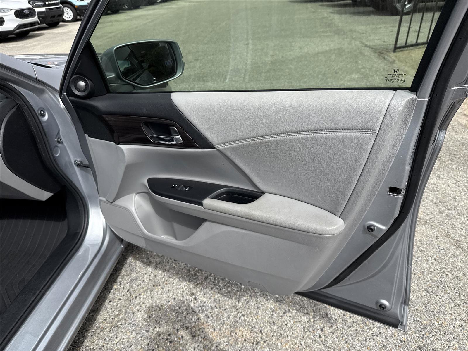 Used 2017 Honda Accord EX-L image 21