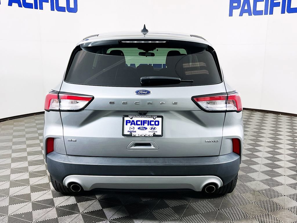Certified 2022 Ford Escape SE image 4