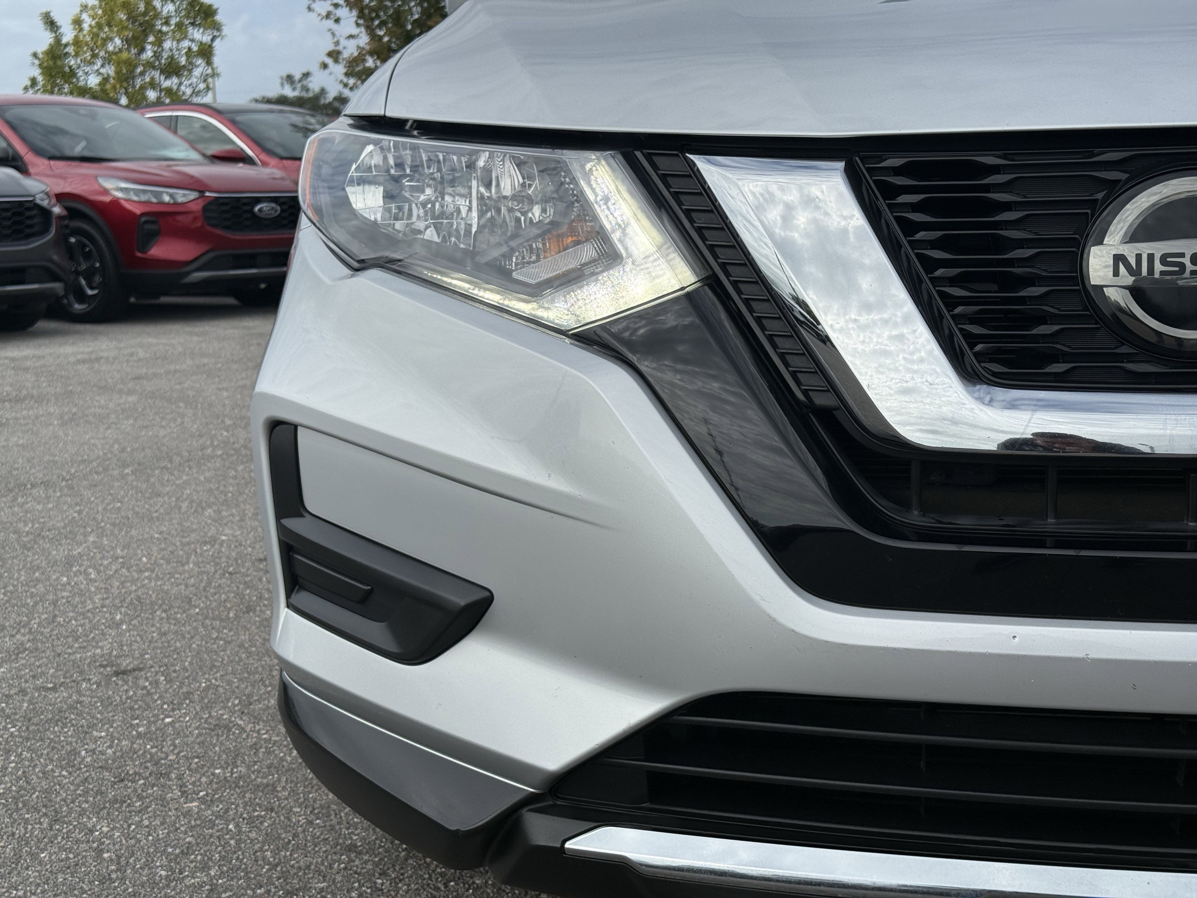 Used 2020 Nissan Rogue SV image 9