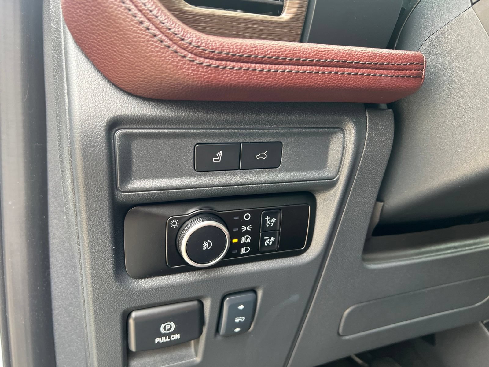 Certified 2024 Ford Expedition Limited AWD/4WD image 23