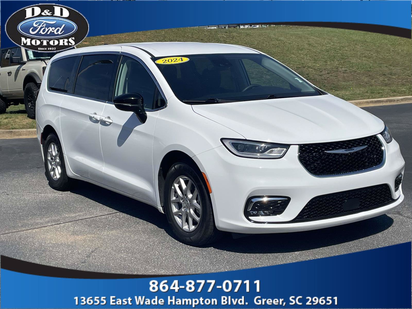 Used 2024 Chrysler Pacifica Touring-L