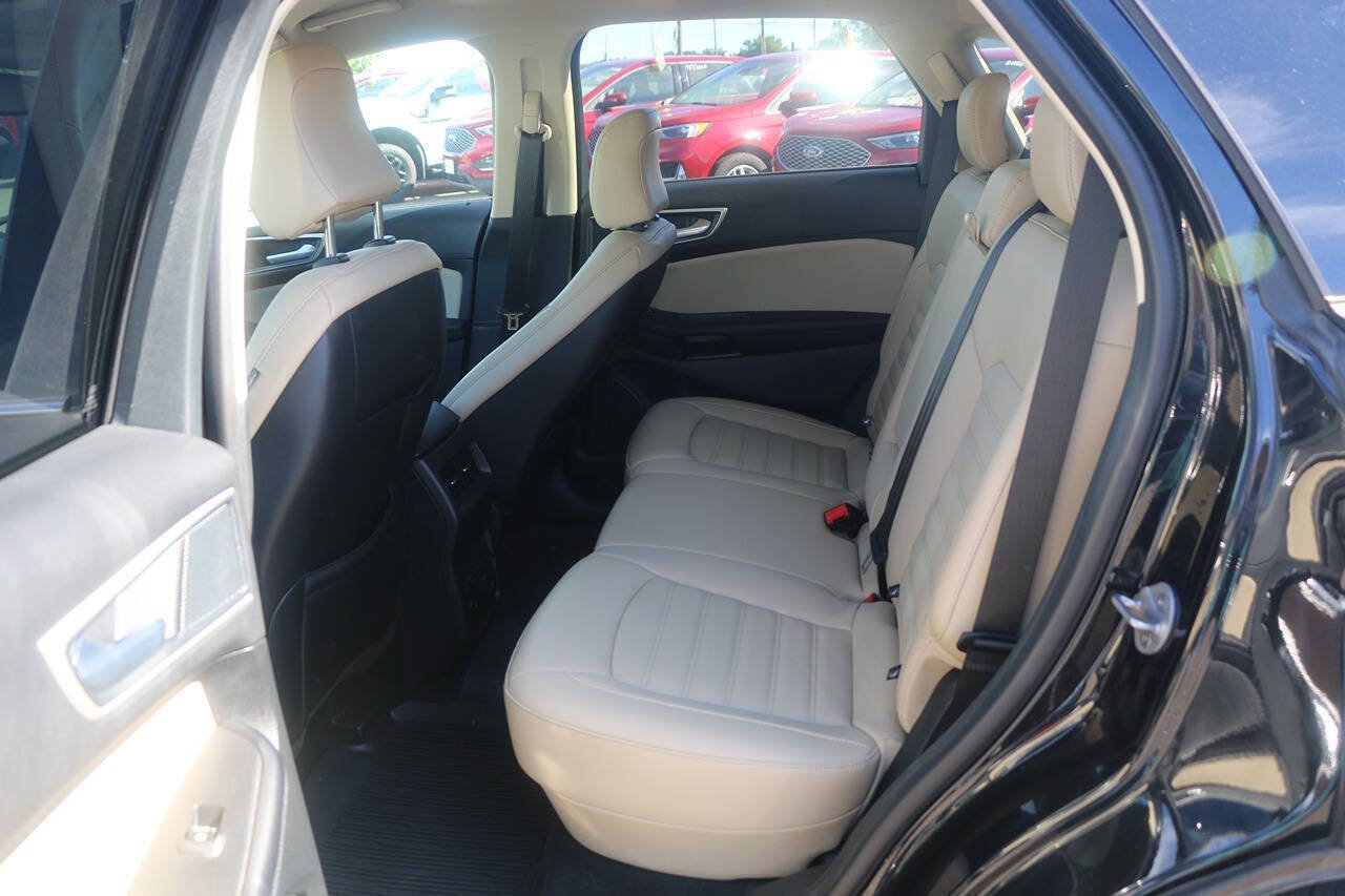 Certified 2024 Ford Edge SEL w/ Convenience Package AWD/4WD image 12