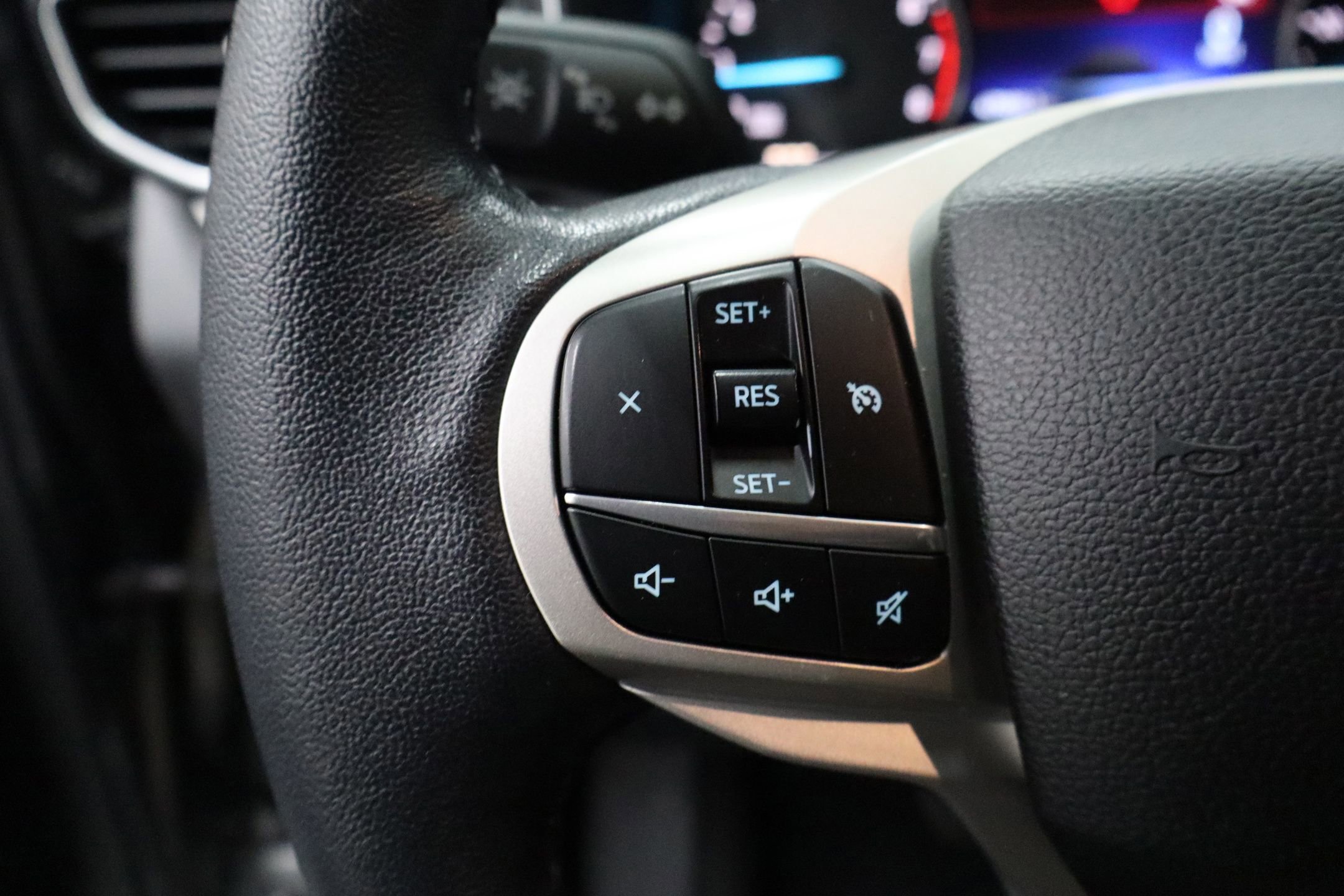 Certified 2022 Ford Explorer XLT w/ Equipment Group 202A image 16