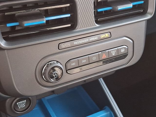 Certified 2025 Ford Maverick XLT FWD image 15