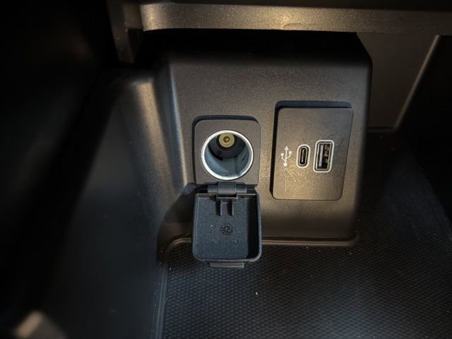 Certified 2025 Ford Explorer ST-Line image 36