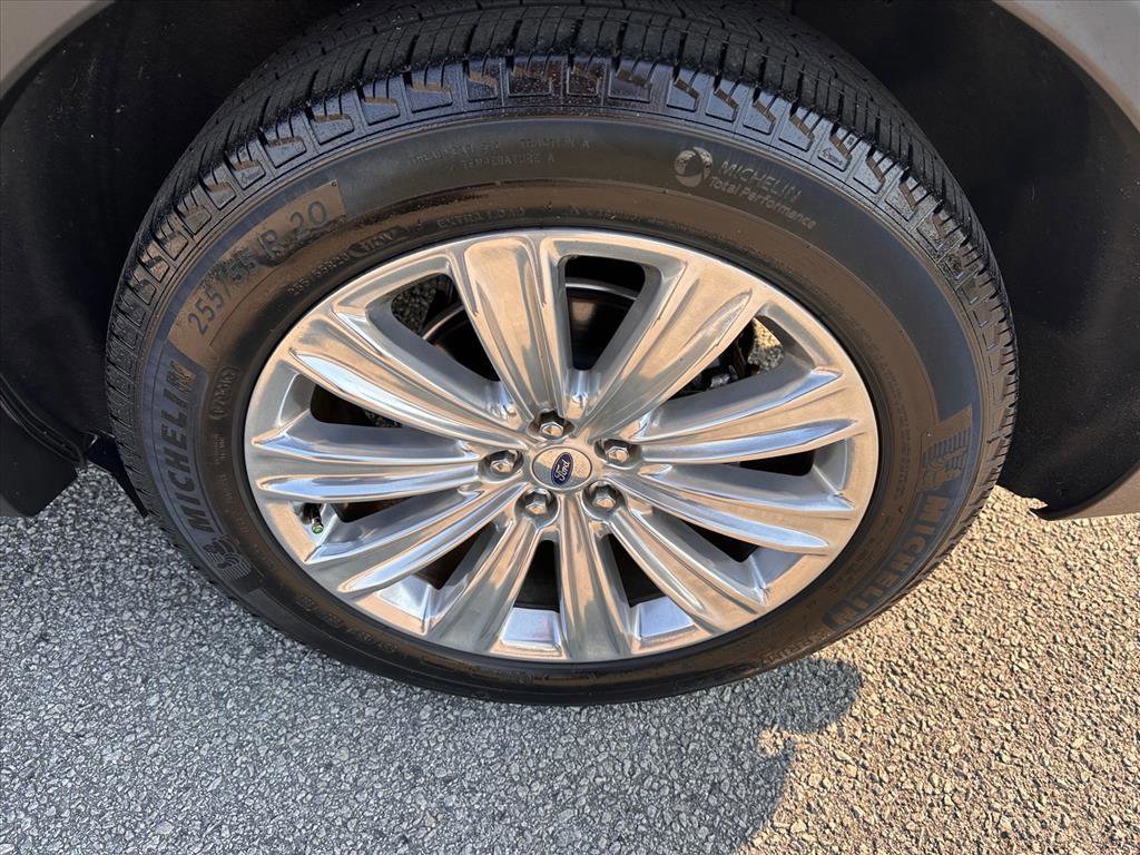 Certified 2023 Ford Explorer Limited w/ Limited Technology Package image 27