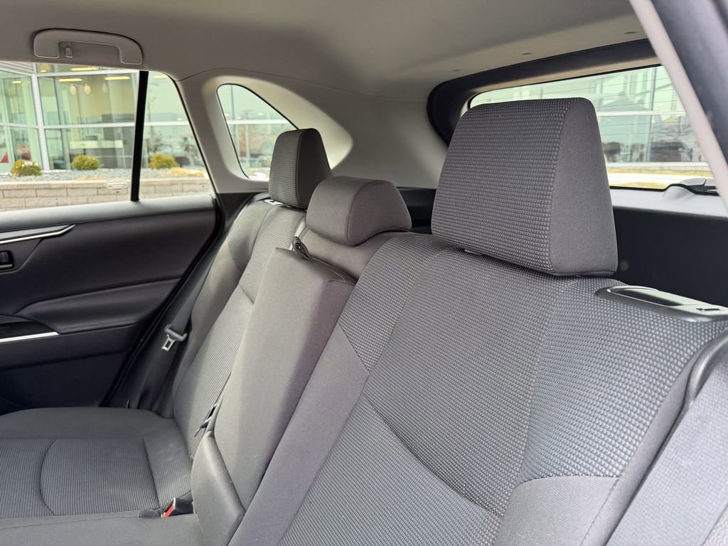 Used 2021 Toyota RAV4 LE image 13
