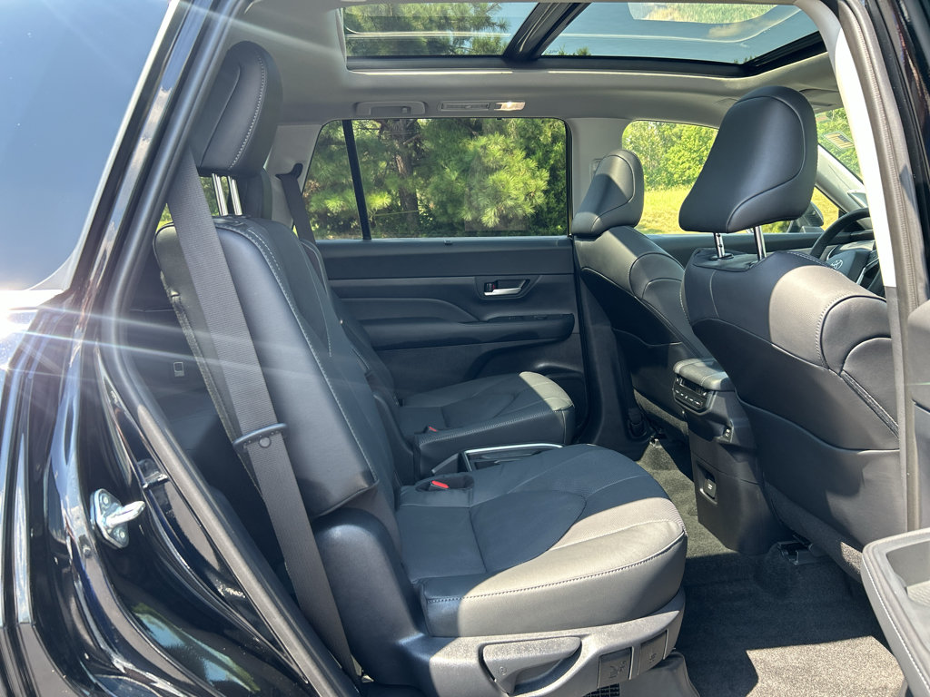Used 2026 Toyota Grand Highlander AWD Hybrid image 11