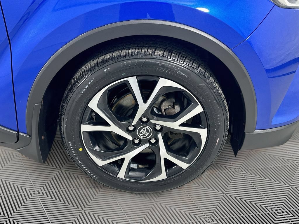 Used 2018 Toyota C-HR XLE FWD image 22
