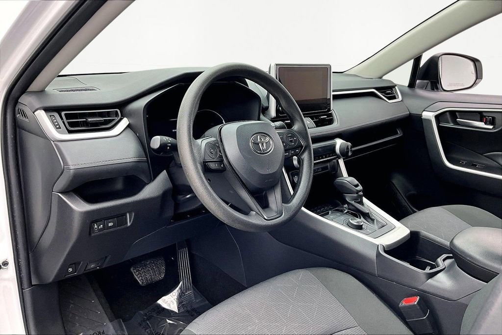 Used 2025 Toyota RAV4 XLE image 14