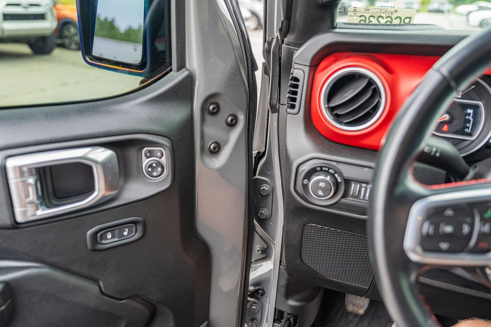 Used 2021 Jeep Gladiator Rubicon w/ Safety Group image 29