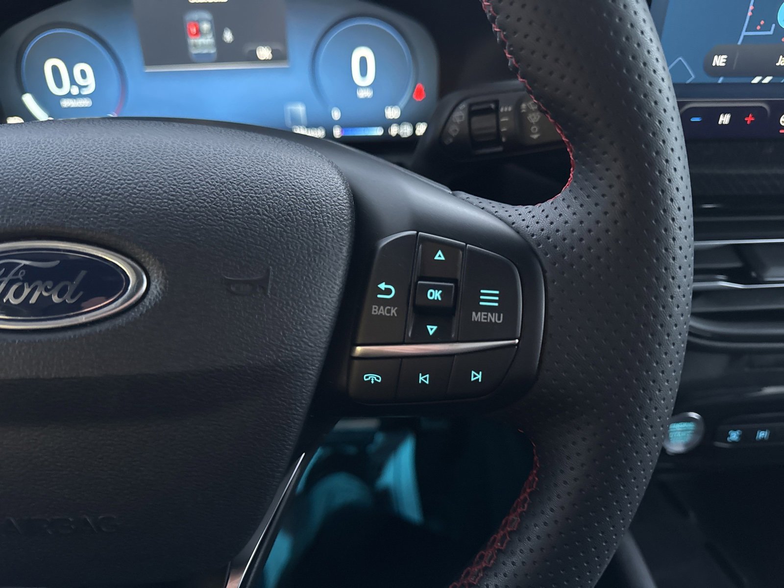 Certified 2023 Ford Escape ST-Line Elite w/ Premium Technology Package image 29