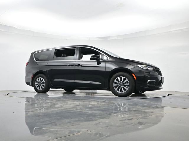 Used 2025 Chrysler Pacifica Select FWD image 34