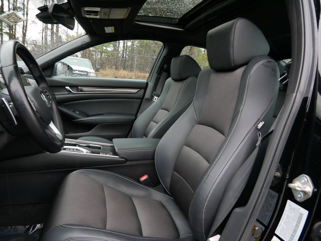 Used 2018 Honda Accord Sport image 14