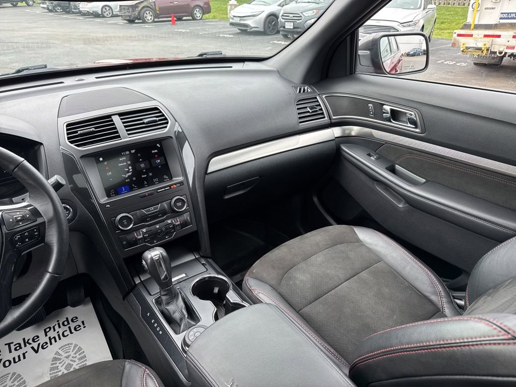 Certified 2019 Ford Explorer XLT w/ Equipment Group 202A AWD/4WD image 11