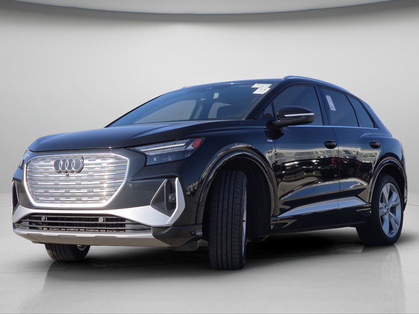 Used 2023 Audi Q4 e-tron Prestige w/ 20" Wheel Package AWD/4WD image 19